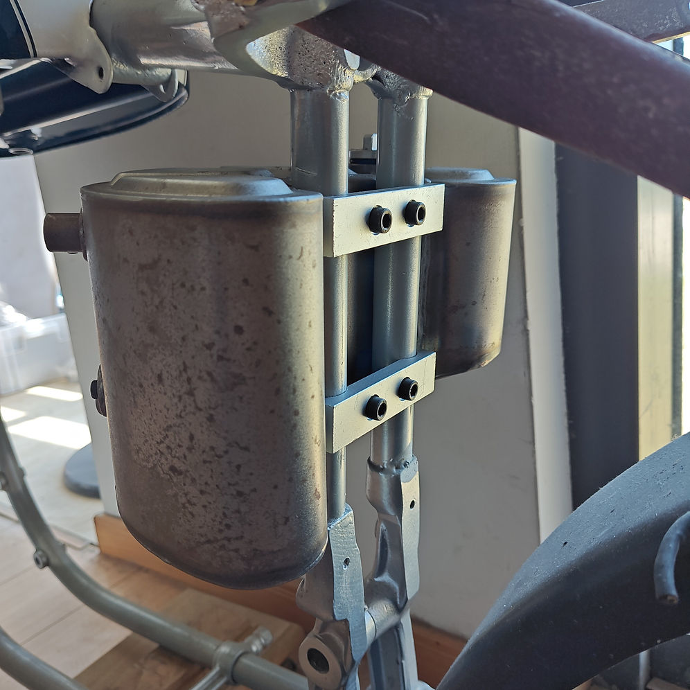 Horseshoe Oil Tank for Ironhead & K Model - Image 3